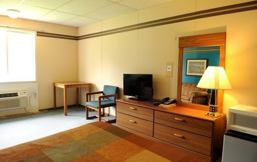 Americas Best Value Inn Story City Esterno foto