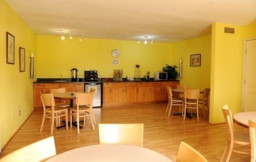 Americas Best Value Inn Story City Esterno foto