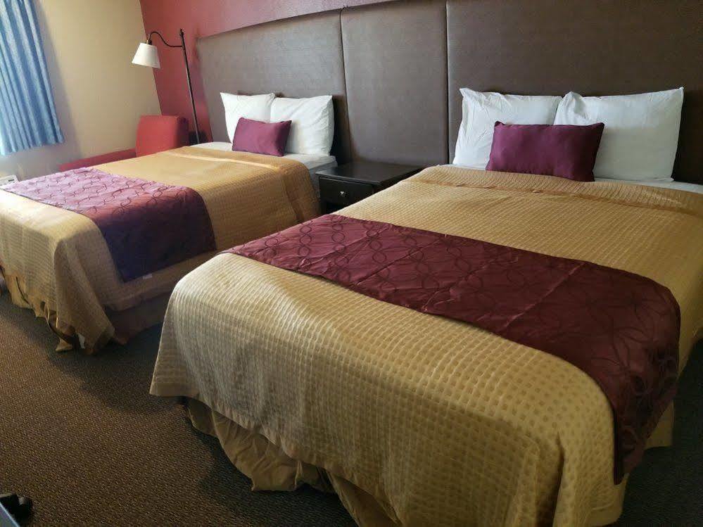 Americas Best Value Inn Story City Esterno foto